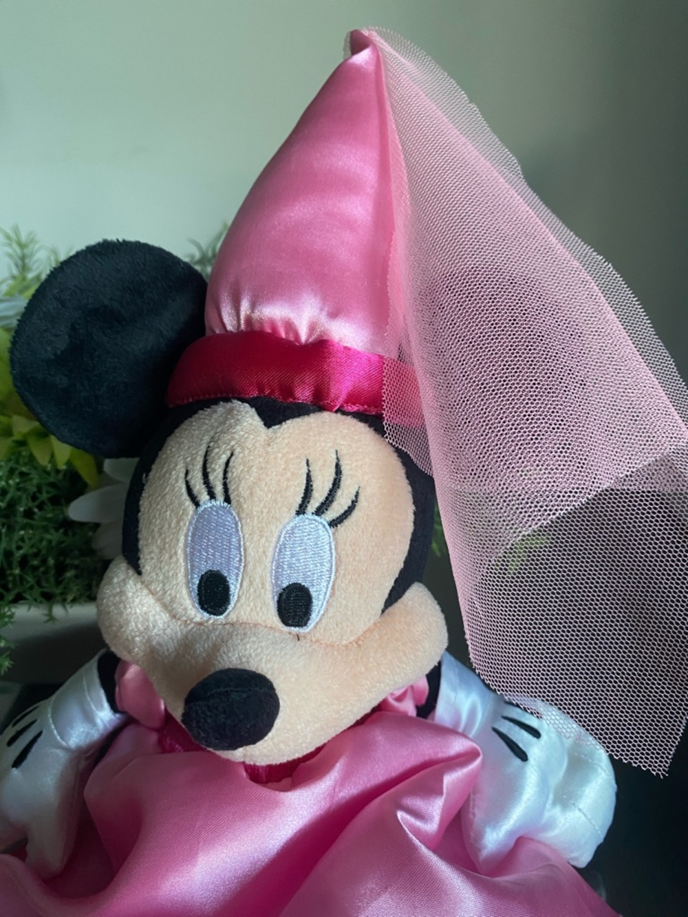 New🌈 Authentic Disney Princess Mini Mouse Plush Beanie - Picture 9 of 9